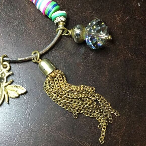 Colorful personalized charm bracelet with pretty bee - Picture 7 of 7